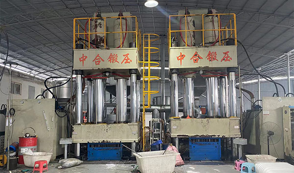 1000噸四柱液壓機（復合材料模壓、陶瓷粉末成型）