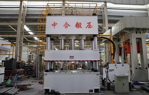 1000噸三梁四柱液壓機(jī)（特點(diǎn)、參數(shù)、應(yīng)用）