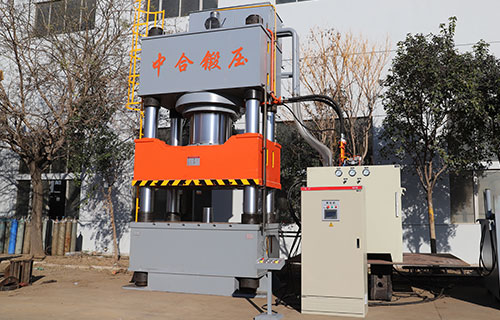 如何選擇適合的滕州2000噸四柱液壓機？